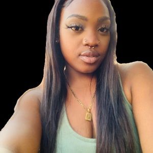 Meet your Posher, Laray